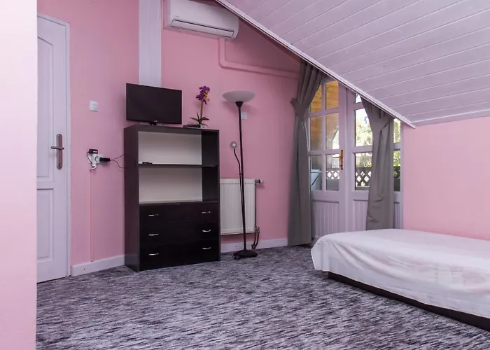 Familia 304 Bed and breakfast Balatonkeresztúr