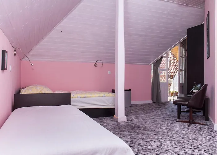 Bed and breakfast Familia 304 3*